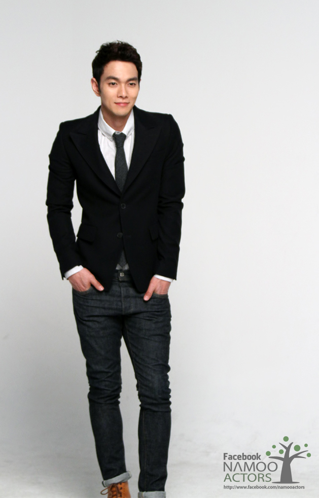  p>李奎汉(lee kyu han),1980年8月4日出生在韩国首尔特别市.