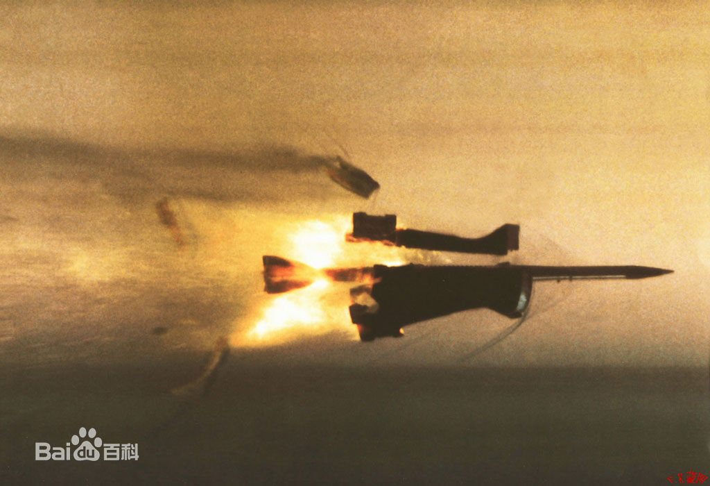 稳定尾翼脱壳穿甲弹