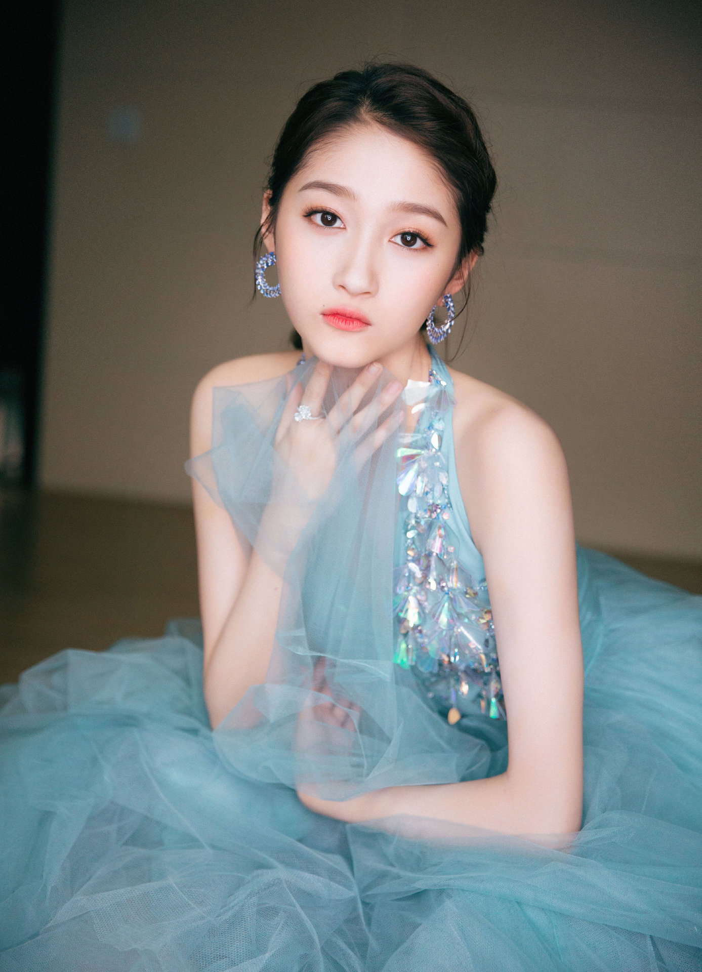  p>关晓彤,1997年9月17日出生于北京市,中国内地影视女演员,歌手.