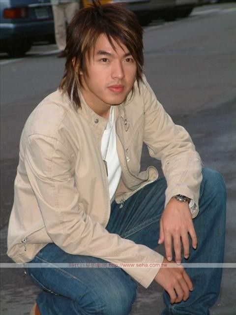  p>李威(leewei),1980年7月9日出生于中国台湾台北市,中国男演员,歌手