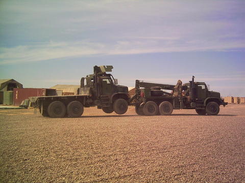  p>mtvr即中型战术车辆,medium tactical vehicle replacement,也叫7