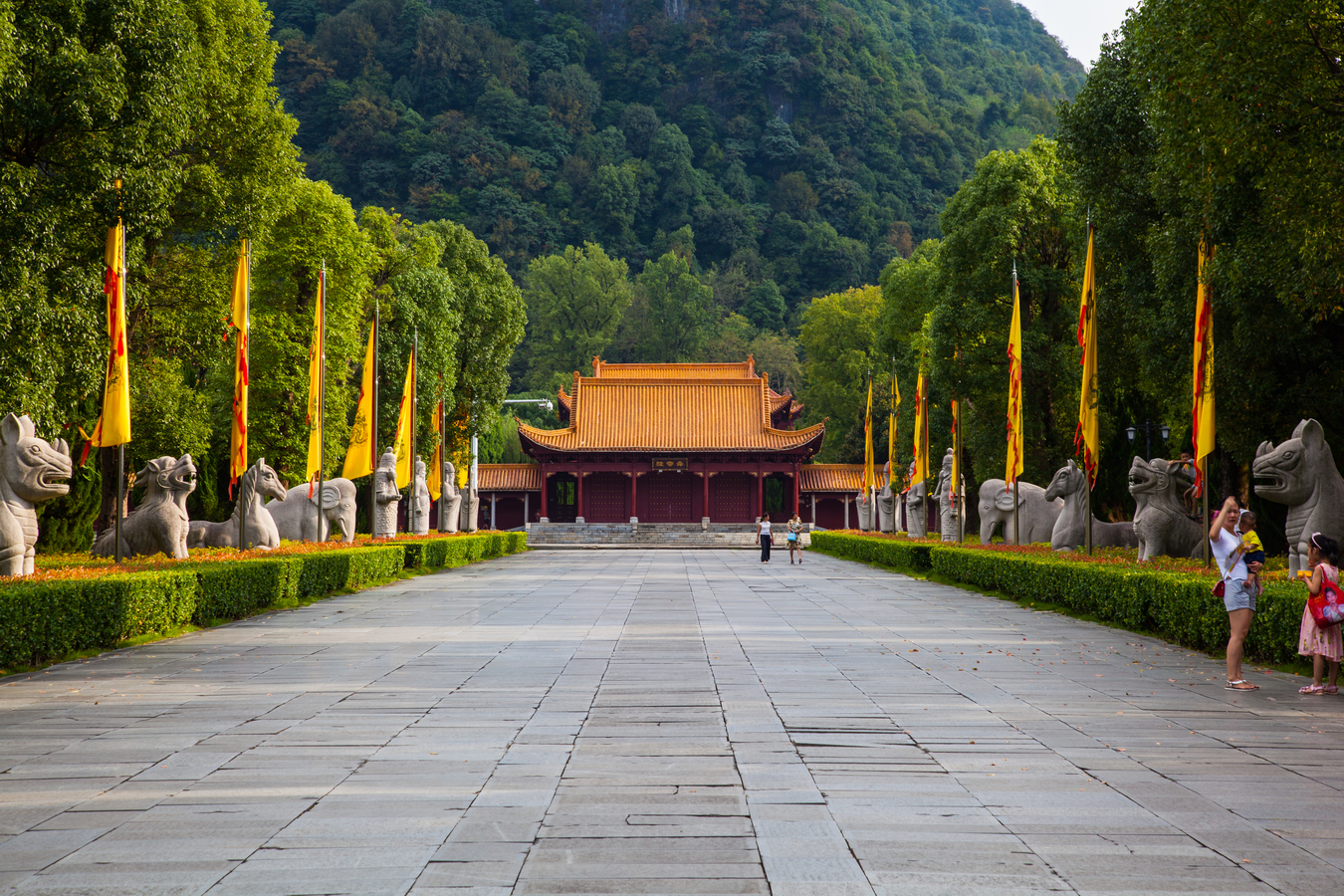 位于九嶷圣地,德孝之源,国家历史文化名城---宁远县城南,属南岭山脉之