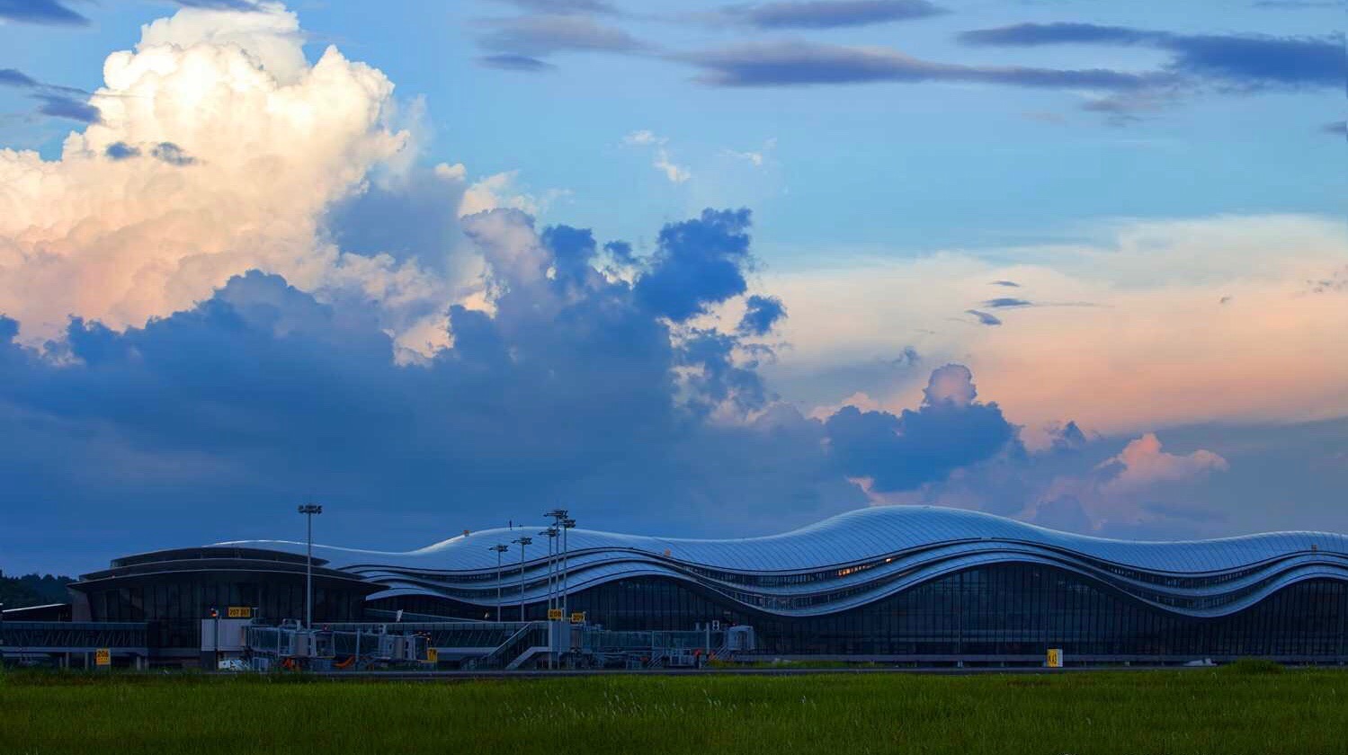  p>桂林两江国际机场(guilin liangjiang international airport, a