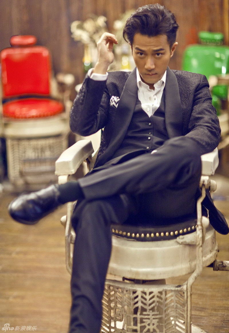  p>刘恺威,1974年10月13日生于中国香港,祖籍山东威海,中国影视男演员