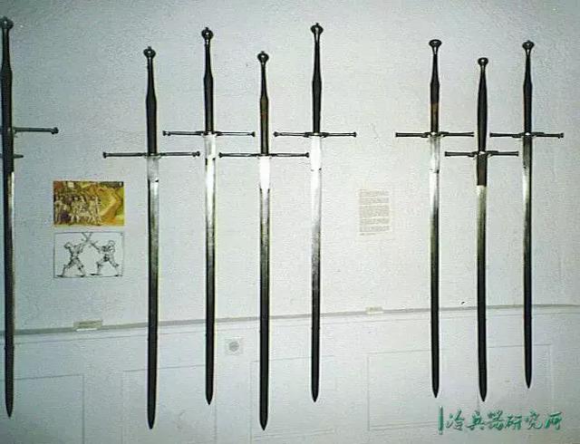 看似笨重的双手巨剑竟是欧洲中世纪最灵活的决斗武器？_百科TA说