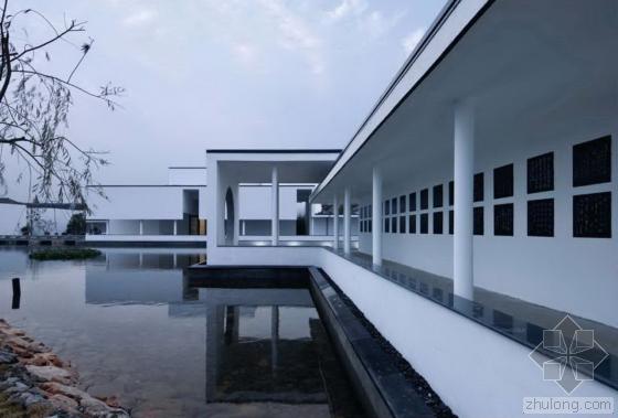  p>费孝通江村纪念馆坐落在江苏省苏州市 a href="#">吴江区 /a> a