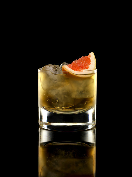 伏特加汤力鸡尾酒