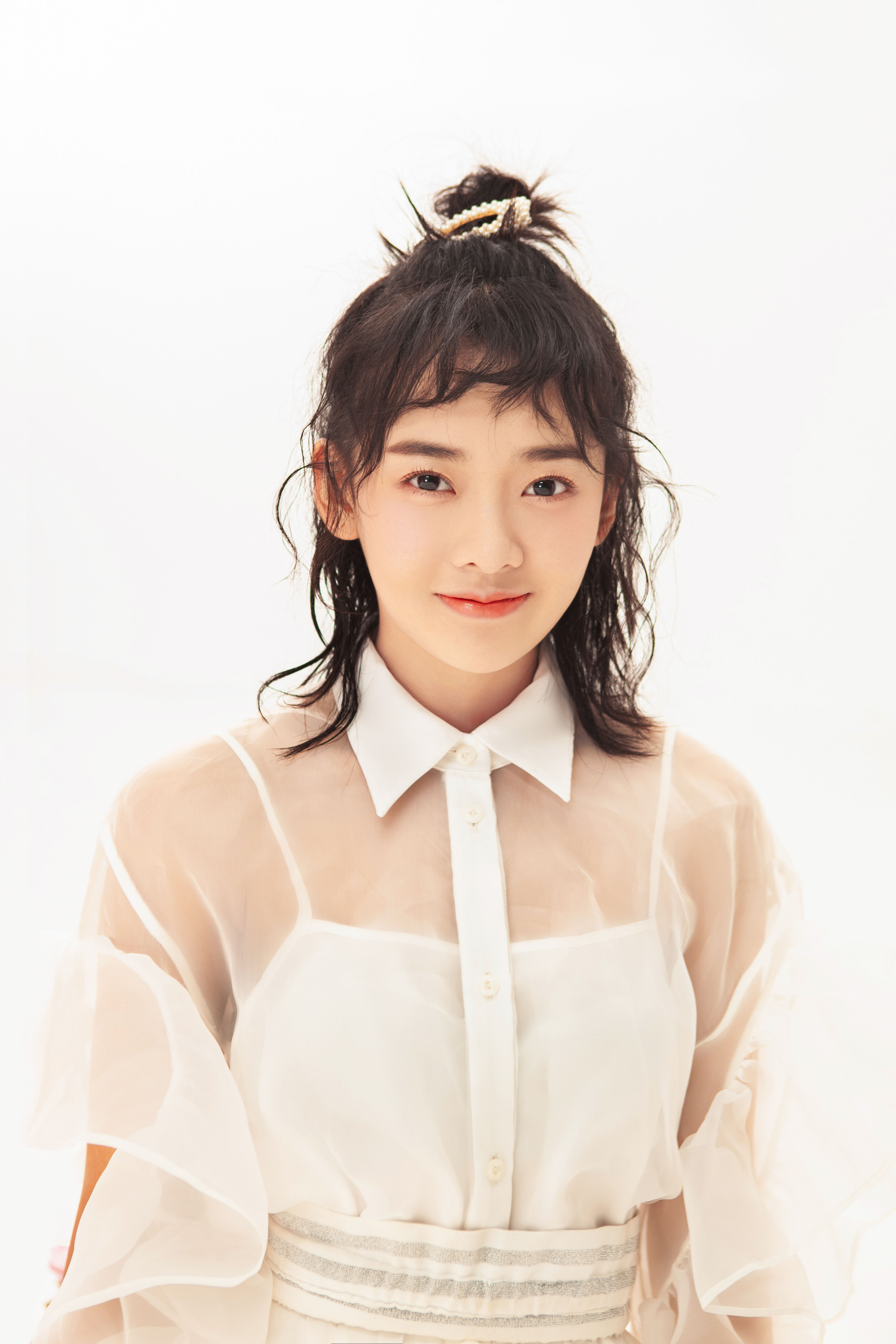 ">王丽娜,曾用名十七,1999年3月23日出生于黑龙江省,中国内地女演员