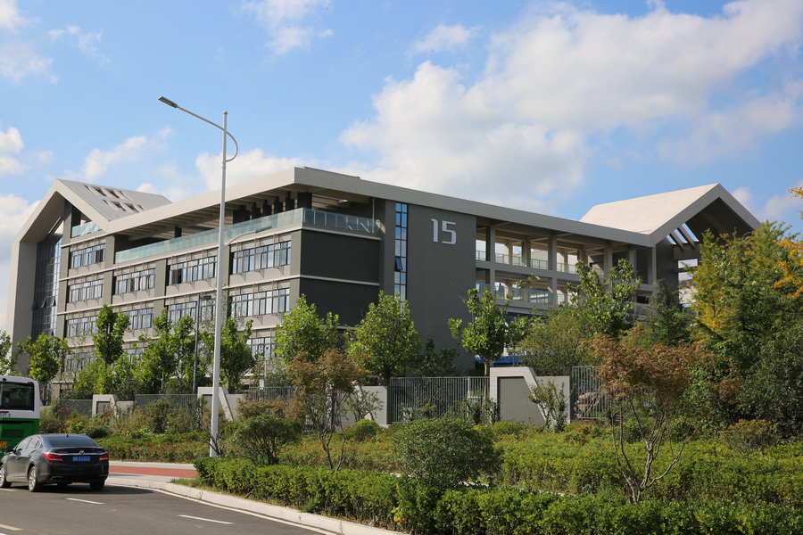  p>山东省青岛第六中学隶属 a href="#" data-lemmaid="10549999">