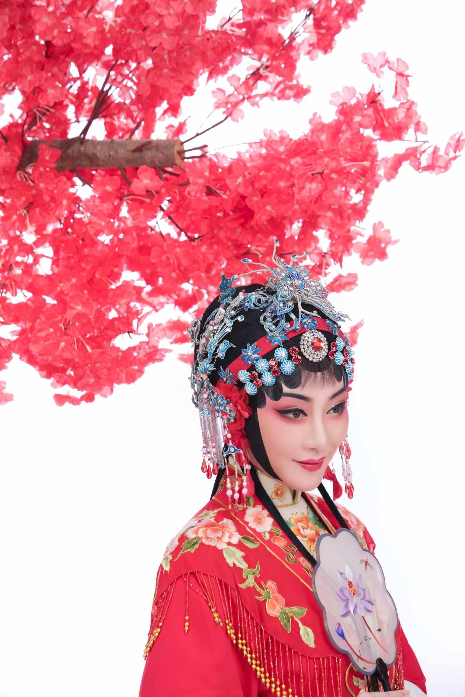 缪新斌,女,乐清市越剧团,小生:主攻尹派