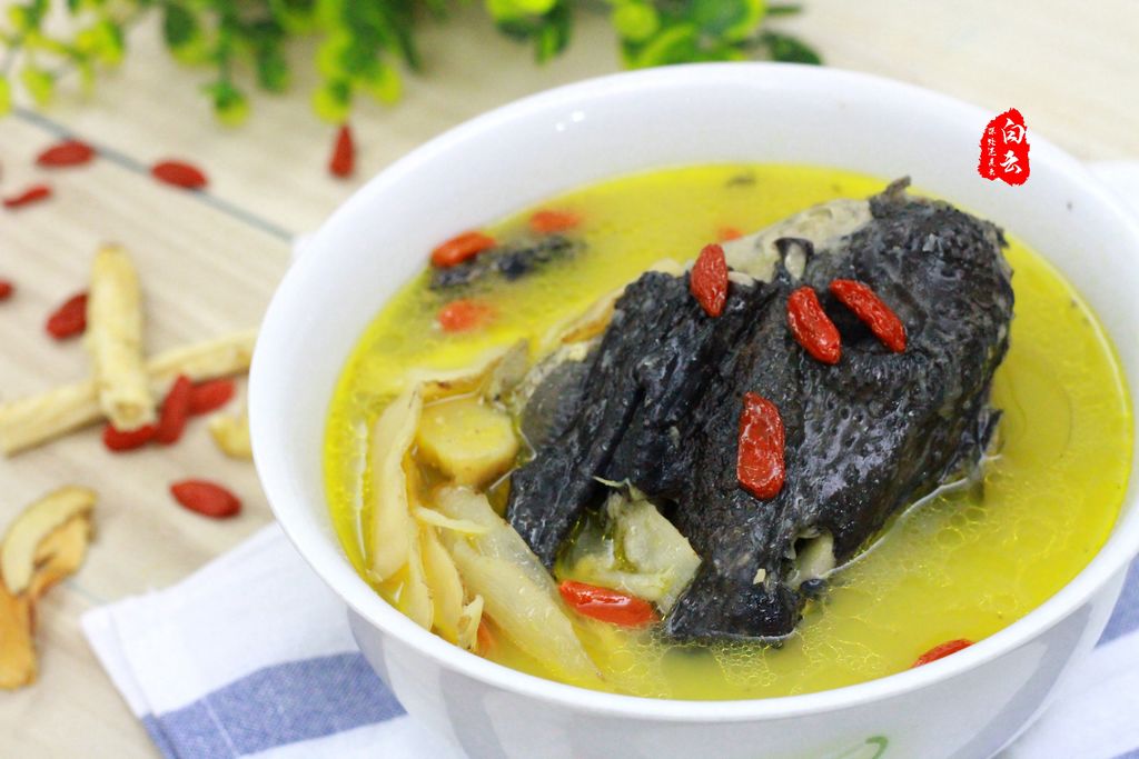 沙参冬瓜乌鸡煲