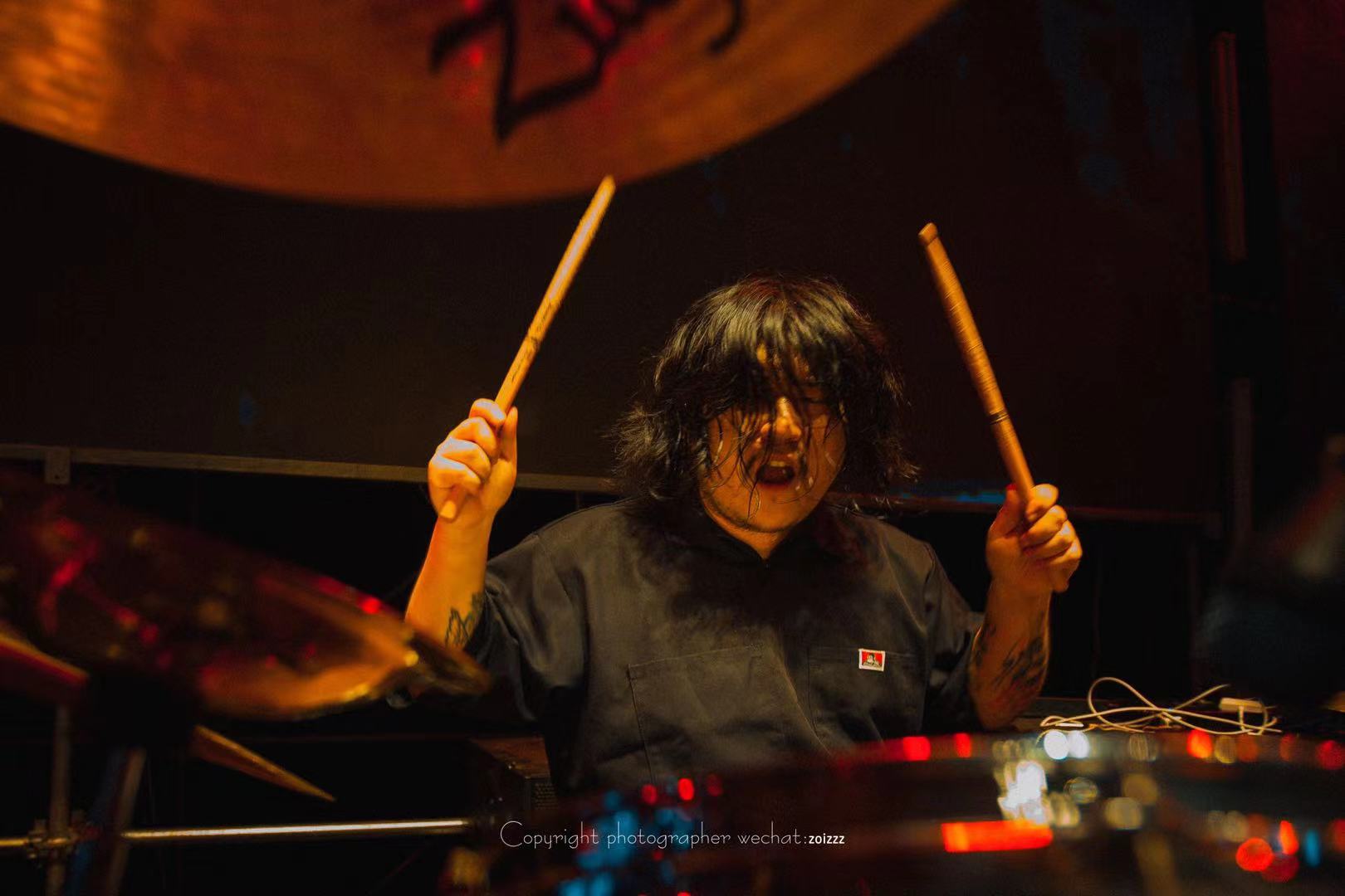  p data-id="uis2s4rorxsn">王石展,男,夜叉乐队鼓手,国际打击乐协会