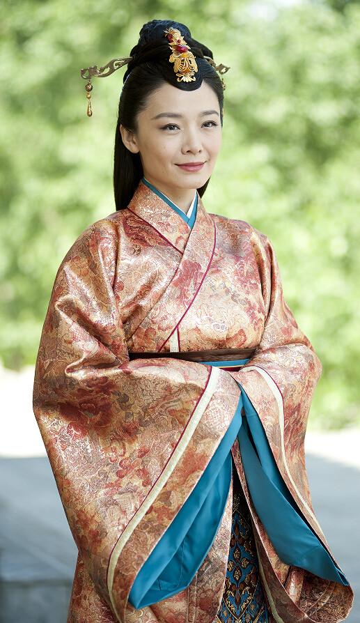  p>杨静儿,5月11日出生于河南省安阳市,中国内地女演员,毕业于 a