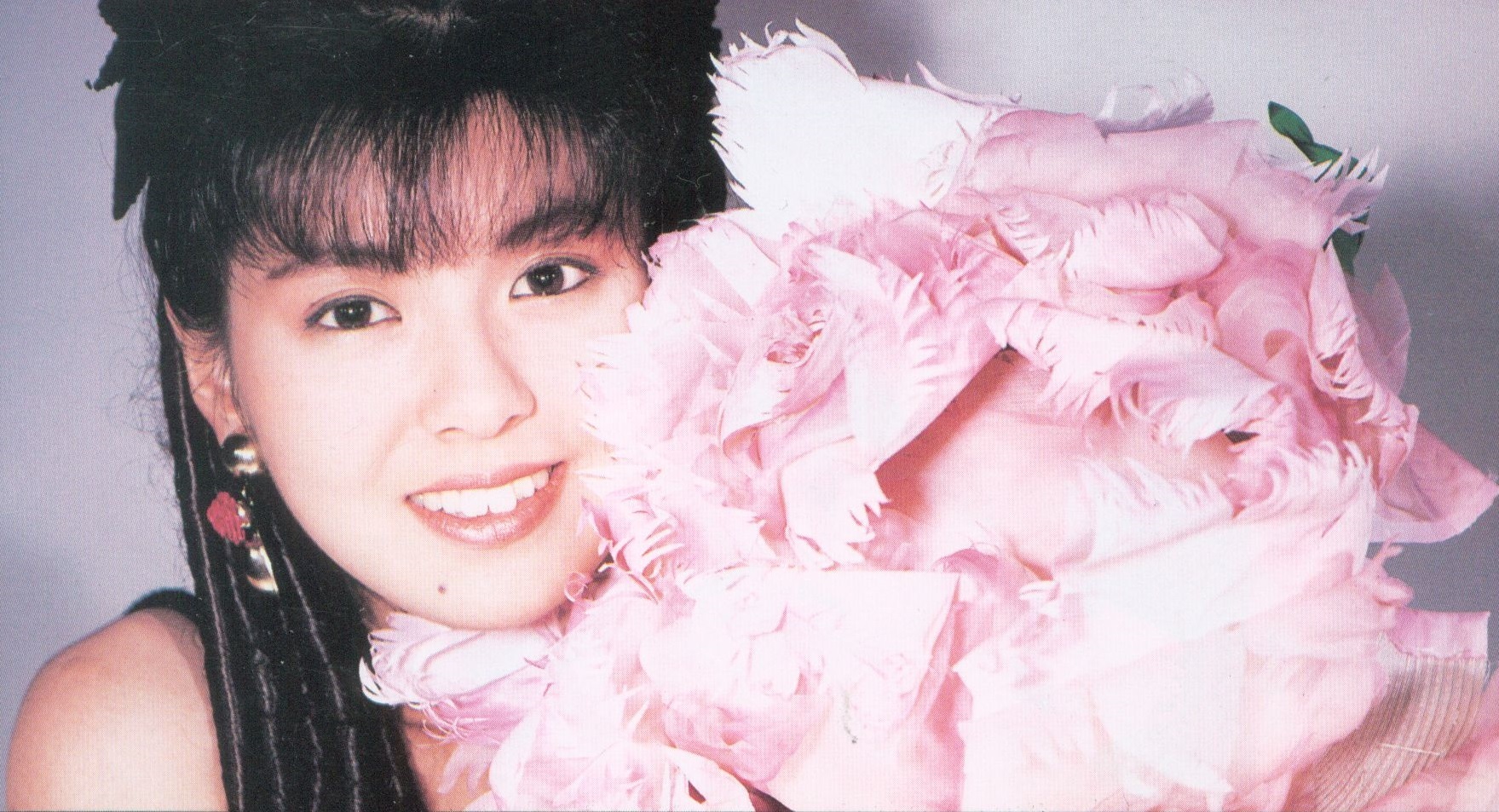  p>南野阳子(yoko minamino),1967年6月23日出生于日本兵库县,毕业于