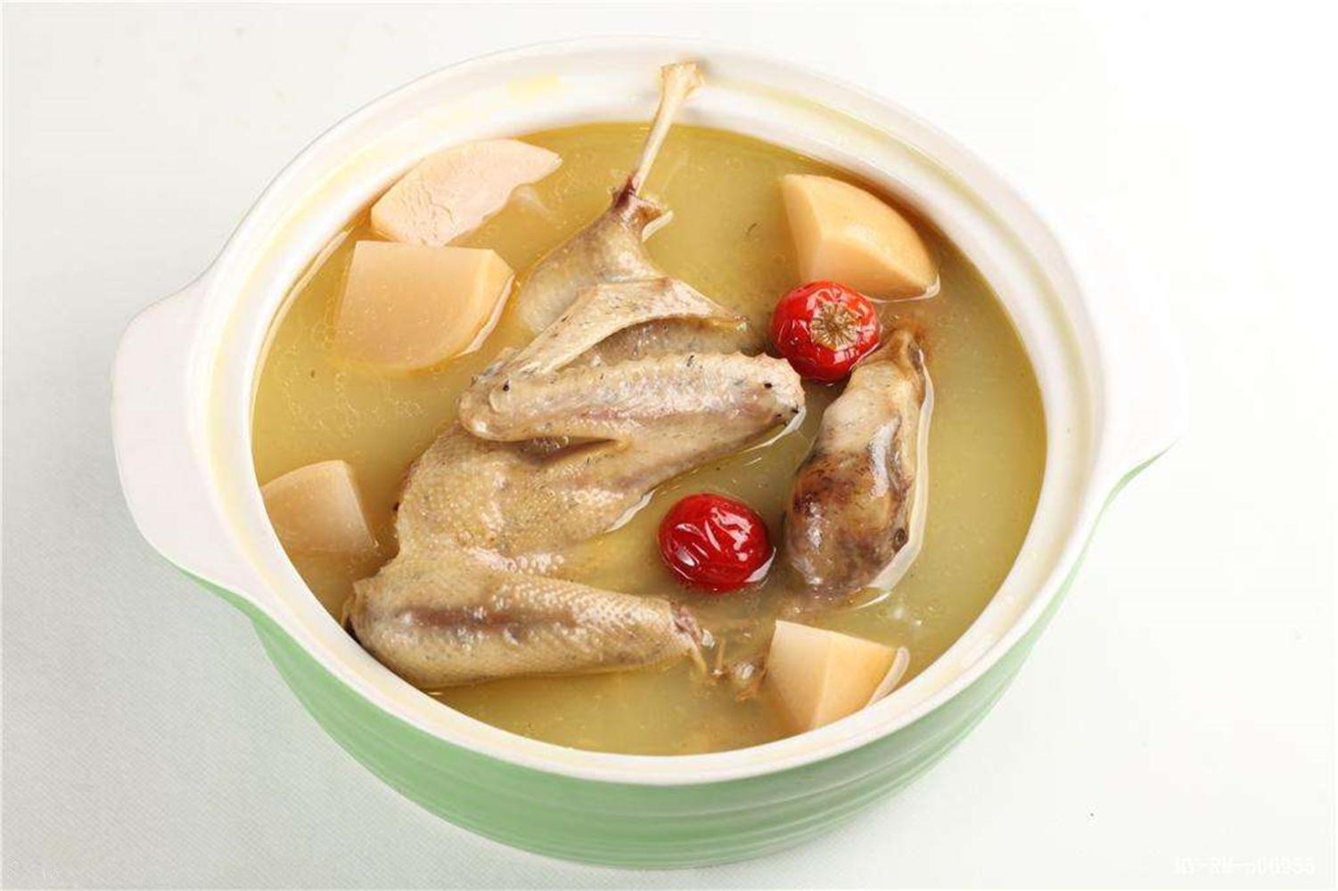 鸭子汤怎么炖「鸭子汤怎么炖才不腥不柴」