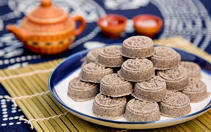  p>姑嫂饼是浙江 a href="#" data-lemmaid="1120428">桐乡乌镇 /a>的