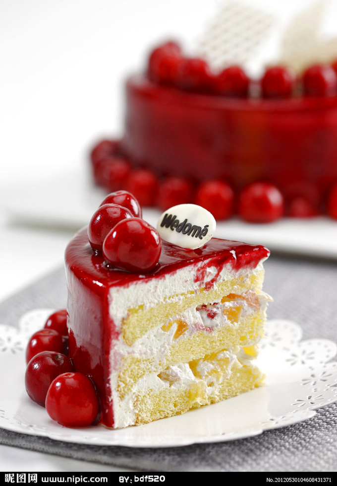 黑樱桃果酱蛋糕