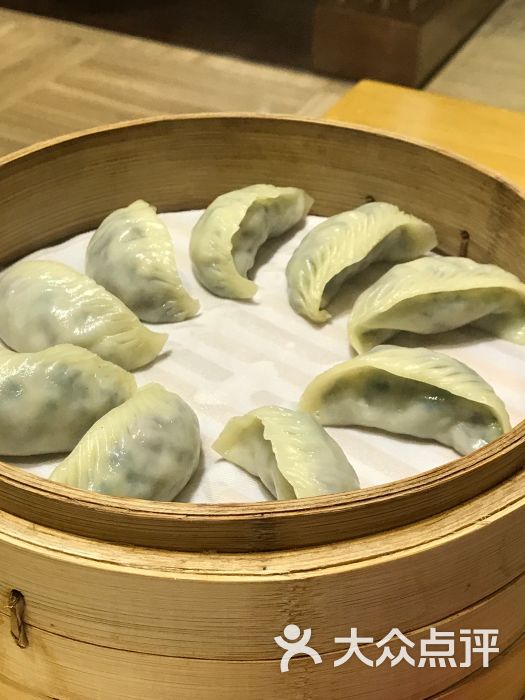  p>小白菜素馅蒸饺是一道美食,由 a href="#" data-lemmaid="1215215"