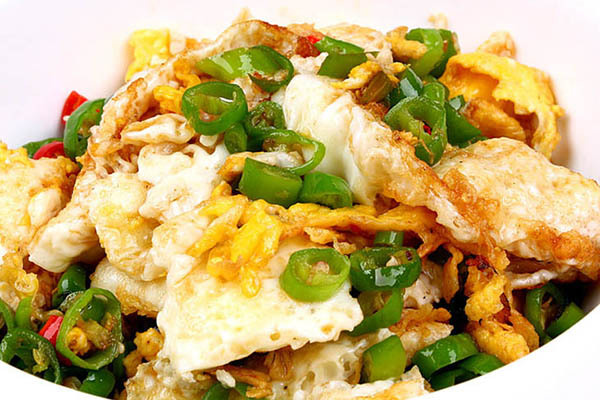  p>杭椒炒荷包蛋是一道菜品,主料是鸡蛋. /p>