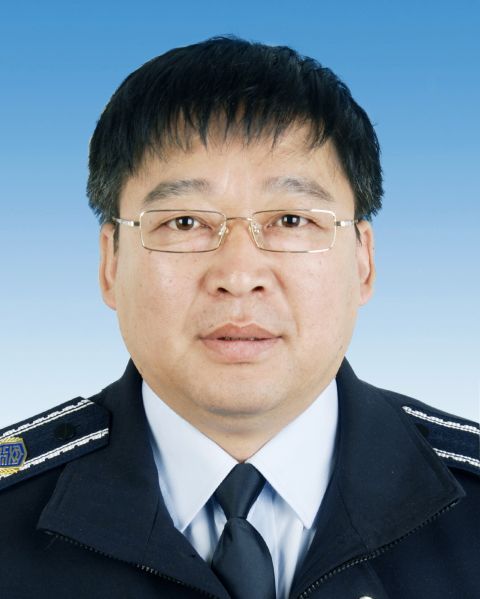  p>张鑫,1966年生,男,汉族,北京延庆人,首都师范大学大学学历.