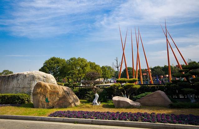  p>苏州三香公园位于苏州市沧浪区胥江街道三香社区北侧,呈带状 /p>