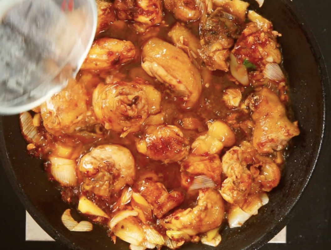  p>黄焖野兔是一道以 a href="#" data-lemmaid="5800391">兔子肉 /a>