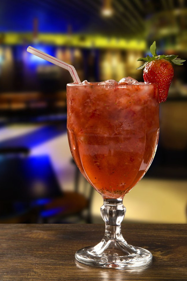 草莓鸡尾饮料