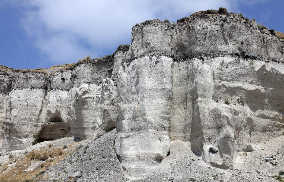 凝灰岩蚀变型高岭土矿床