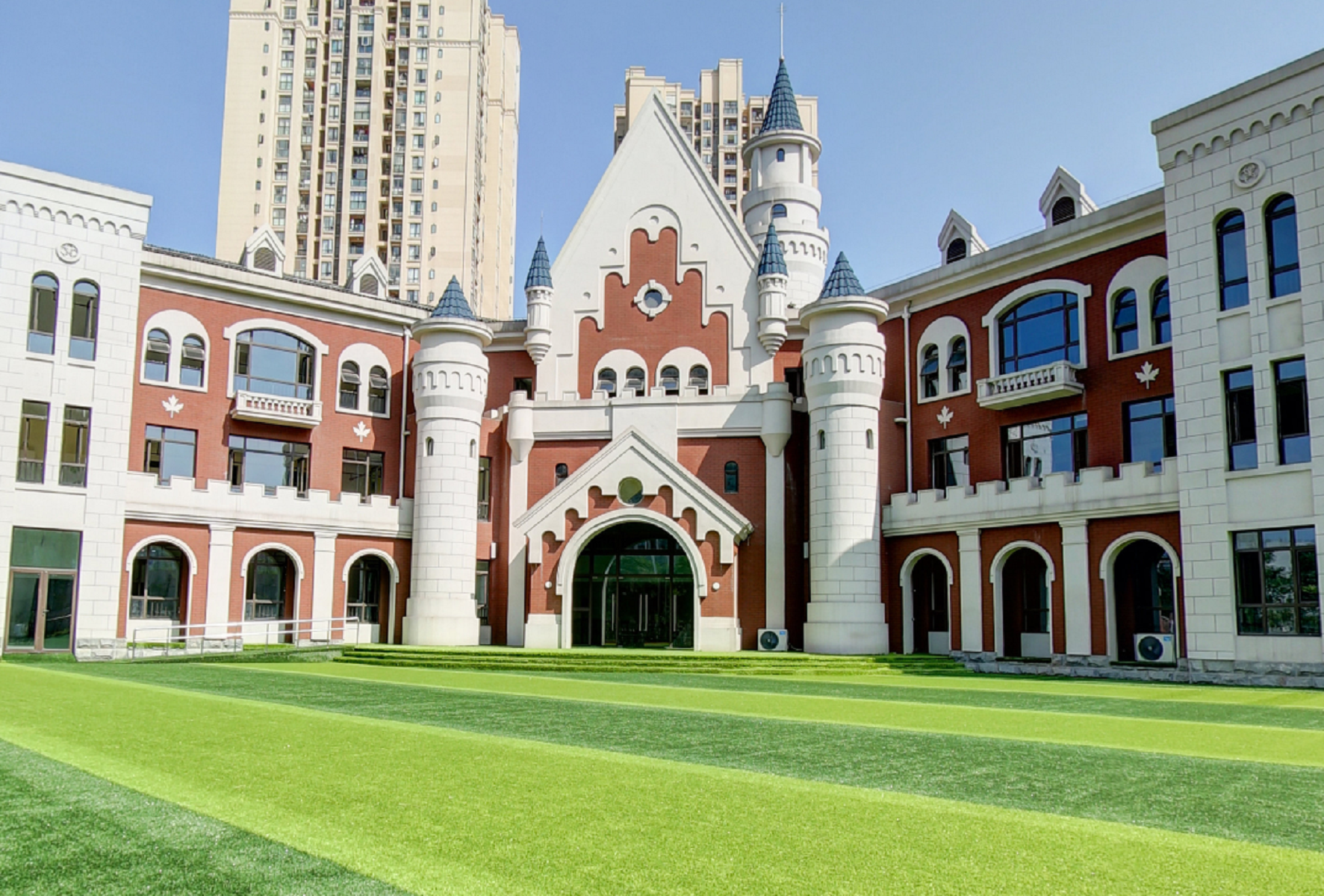  p>重庆枫叶国际学校是中国枫叶教育集团下属的一所具中西教育优化