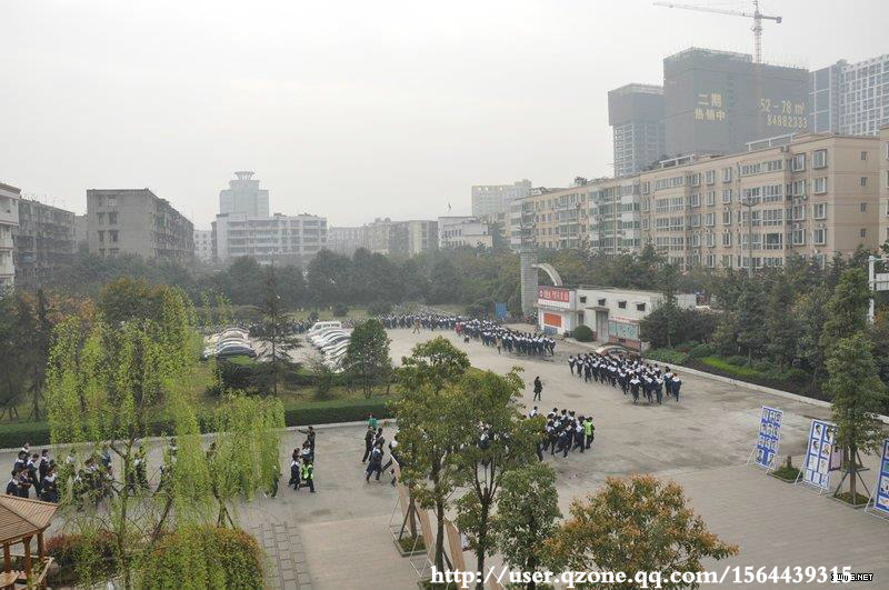  p> a target="_blank" href="/item/成都龙泉二中/4218084" data