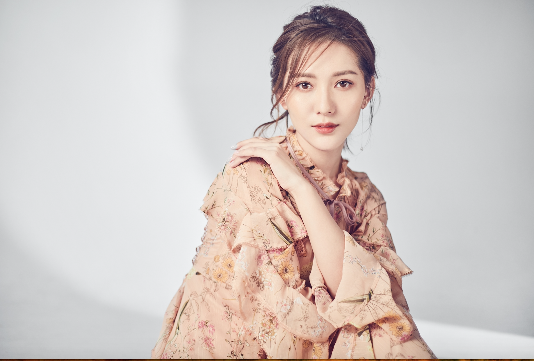  p>王姿允(rain),1989年1月14日出生于上海市,中国内地影视女演员.