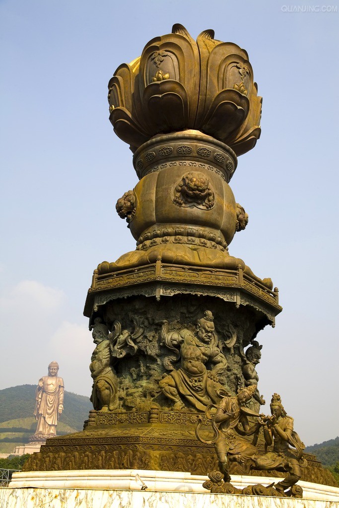  p>灵山大佛是一个世界著名景点,位于江苏省无锡市滨湖区马山国家风景