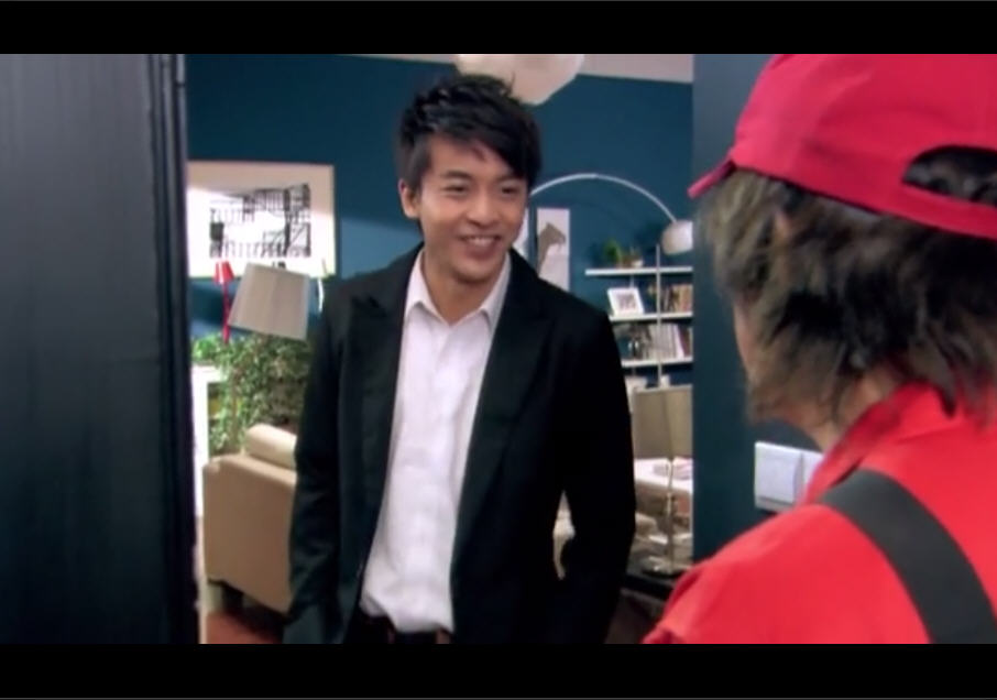 《爱情公寓》是上海电影集团公司出品,上海高格影视制作有限公司