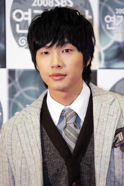  p>池贤宇,1984年11月29日出生于韩国,韩国男演员,歌手.