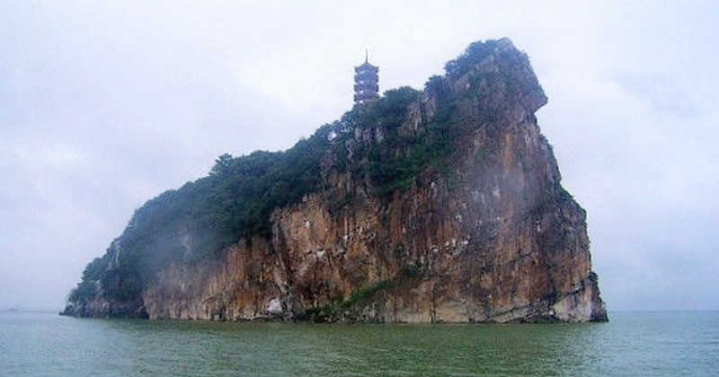  p data-id="gnwp78mchy">鄱(pó )阳湖,古称彭蠡泽,彭泽,官亭湖,扬澜