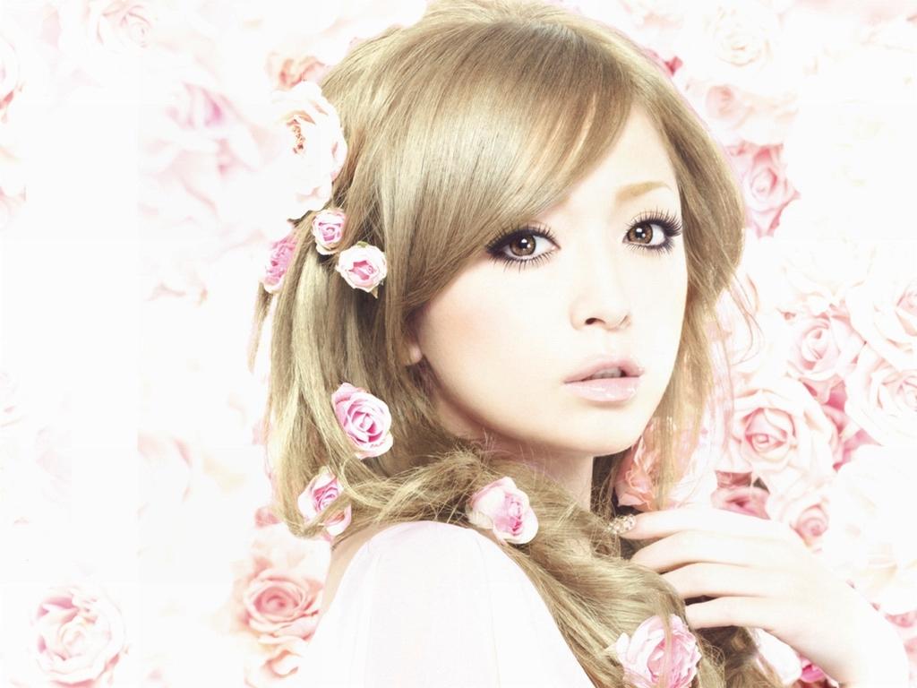 ayumi) /i>,1978年10月2日出生于日本福冈县福冈市早良区,日本女歌手