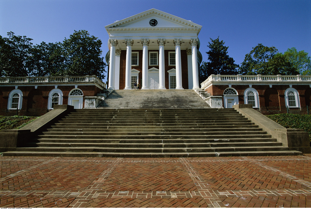 坐落于美国弗吉尼亚州夏洛茨维尔,是一所享誉世界的公立研究型大学,由