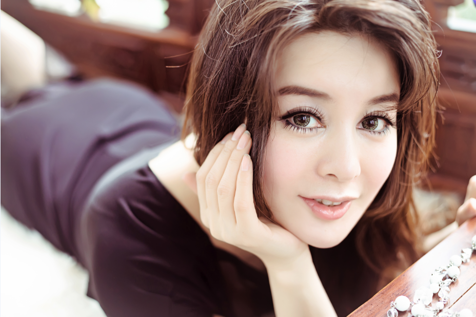  p>于文红,辽宁人,香港虞美人国际集团创始人.