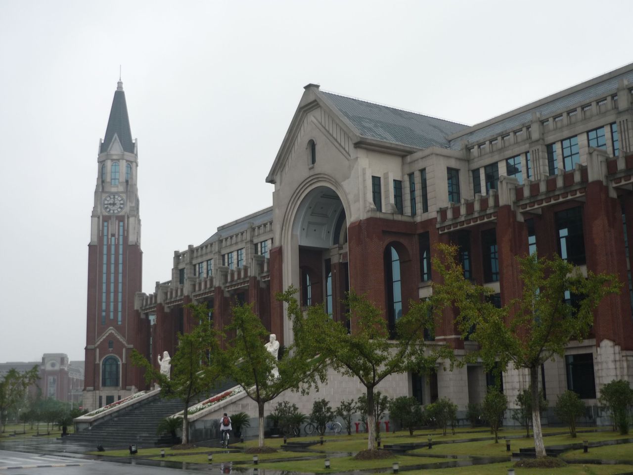 华东政法大学