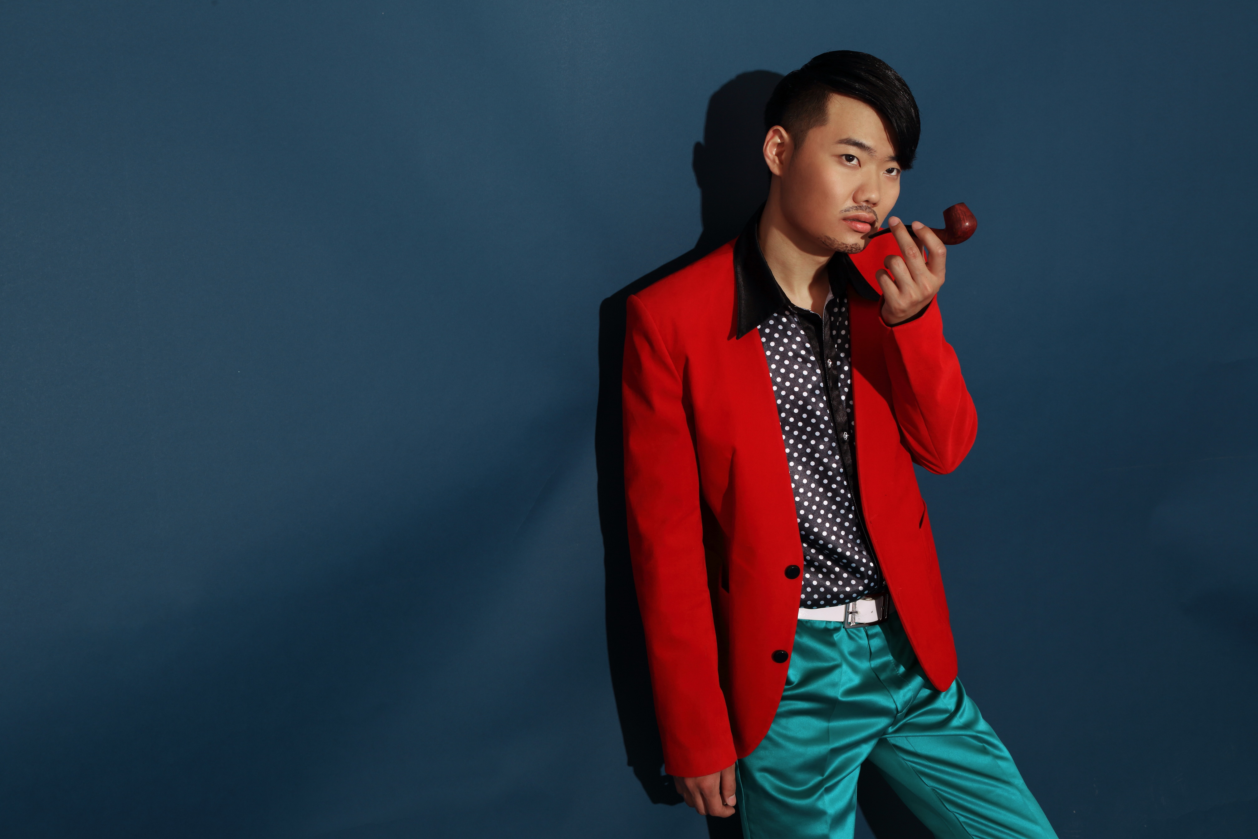 官羽以极具辨识度的 a target="_blank" href="