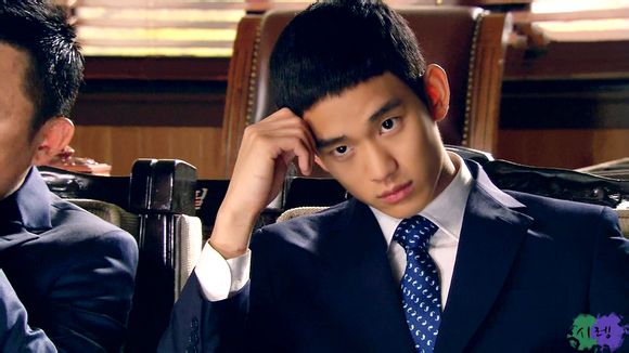 巨人》是 a href="#">韩国sbs电视台 /a>2010年播出的创社20年台庆剧