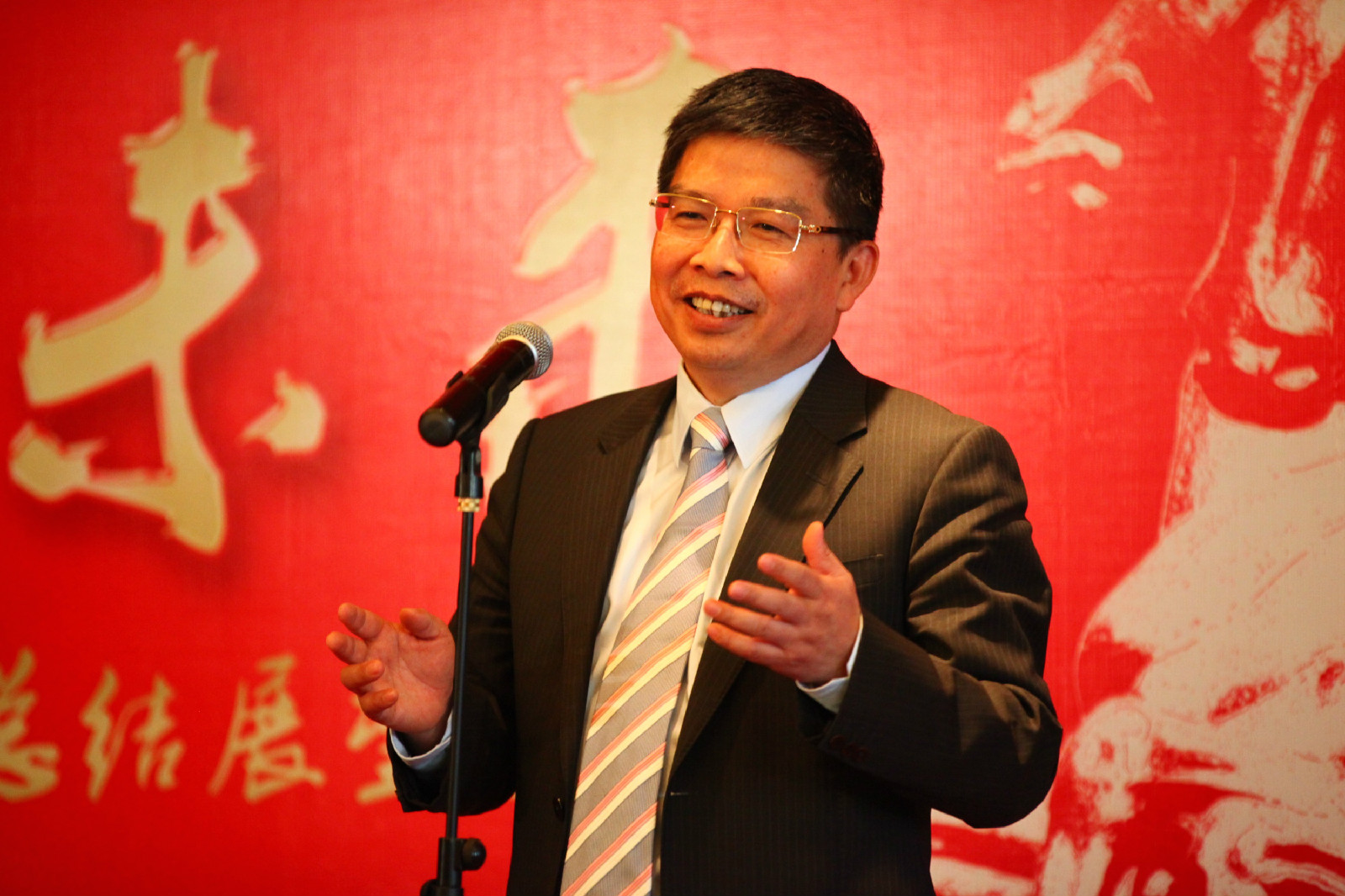 6y6hae">胡黎明,<a target="