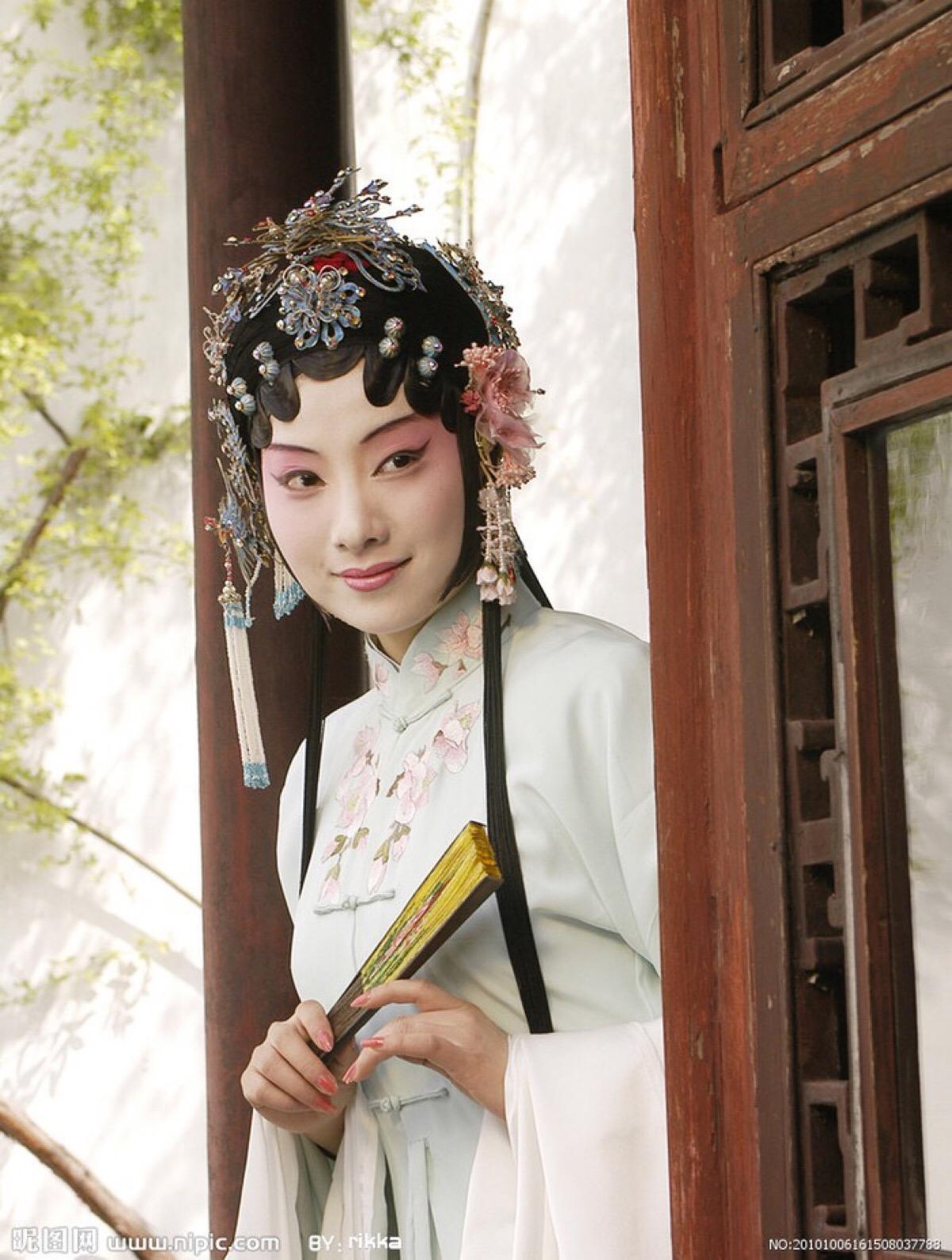 href="/item/昆曲/216928" data-lemmaid="216928">昆曲 /a>《牡丹亭