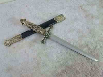  p>英格兰宽刃剑是中世纪欧洲军队最普遍的装备剑.