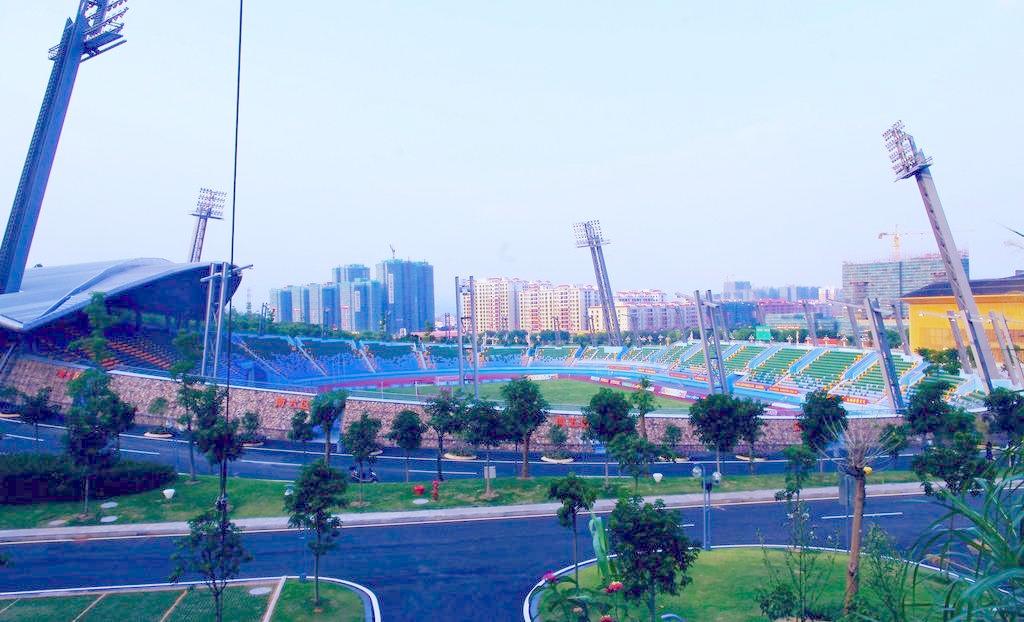 梅州市梅县区曾宪梓体育场
