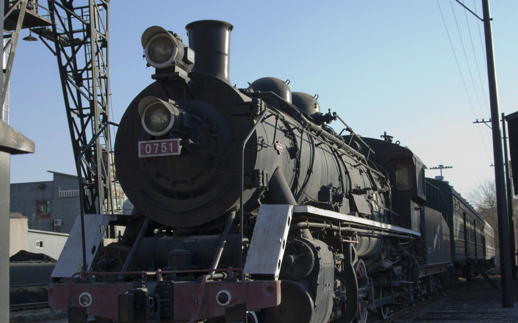 蒸汽火车头为一个<a target="