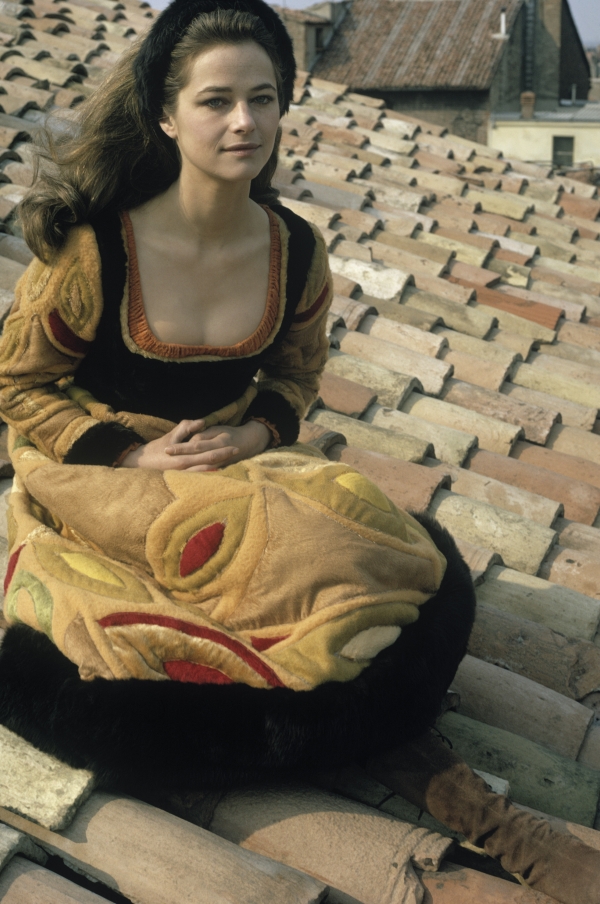 夏洛特·兰普林 i>(charlotte rampling) /i>,1946年2月5日生于英国