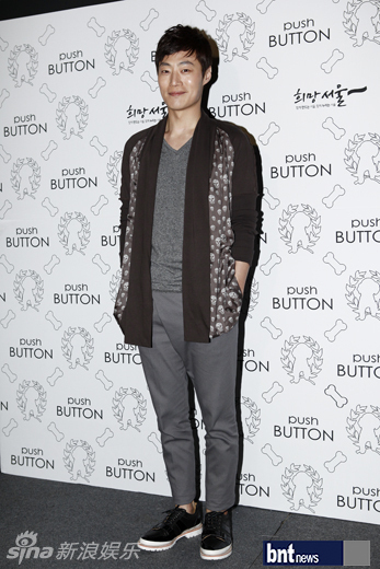 id="gnwvy5fz14">李熙俊(         ),男,1979年6月29日出生于韩国 aa