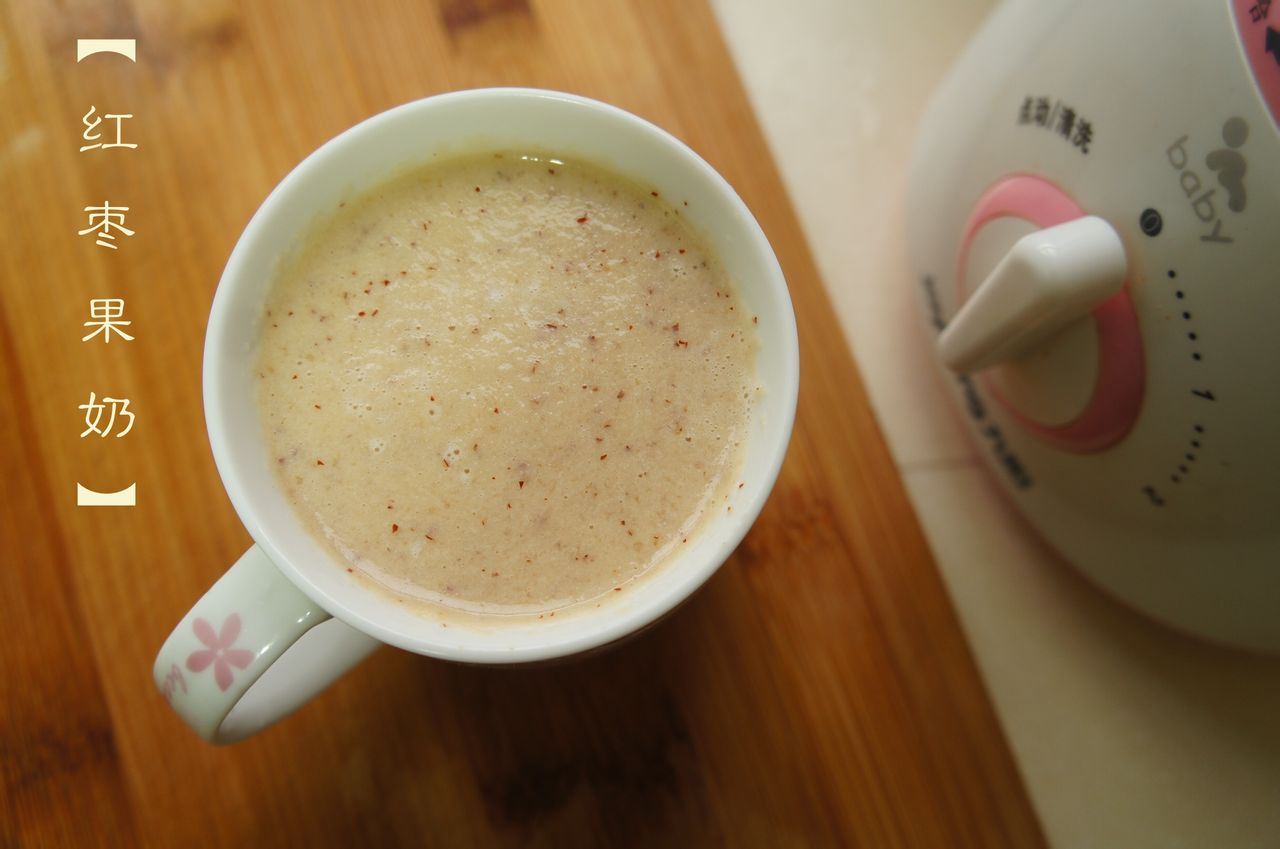  p>红枣果奶是以苹果, 梨子为主料制作的饮品. /p>