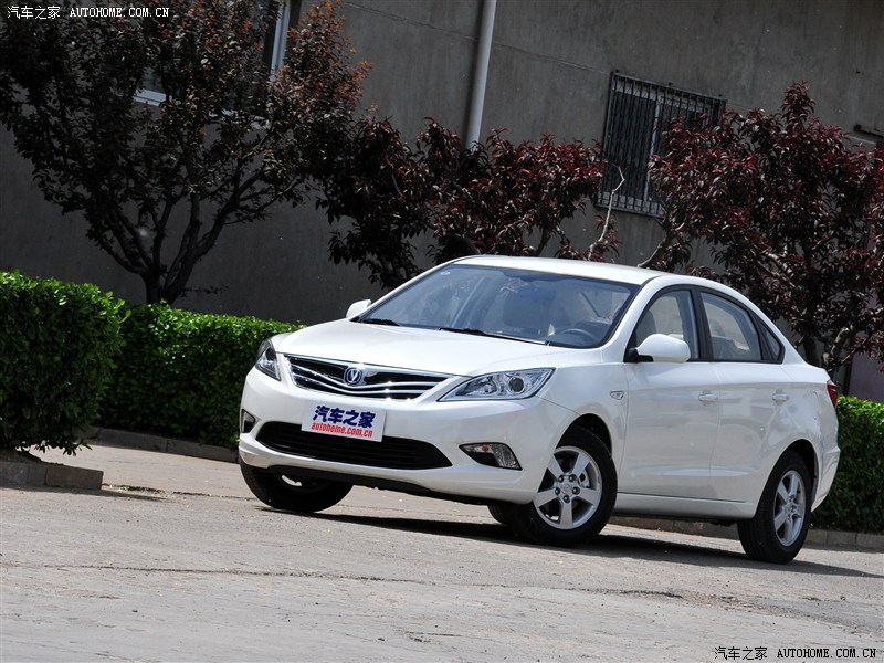  p></p></a>逸动(eado)是 a target="_blank" href="/item/长安汽车/1617266"